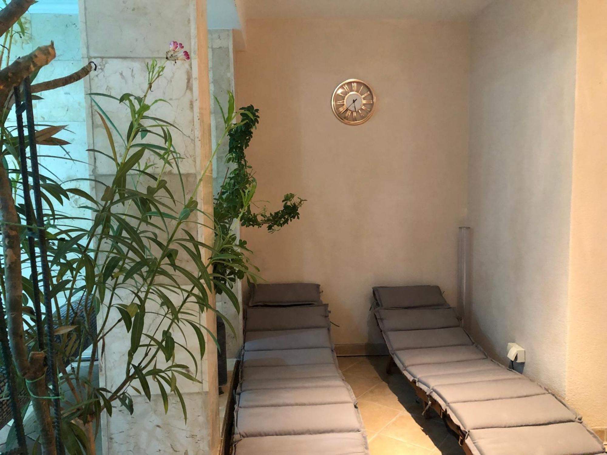 Meduza Wellness Spa S Ubytovanim Hlohovec Luaran gambar