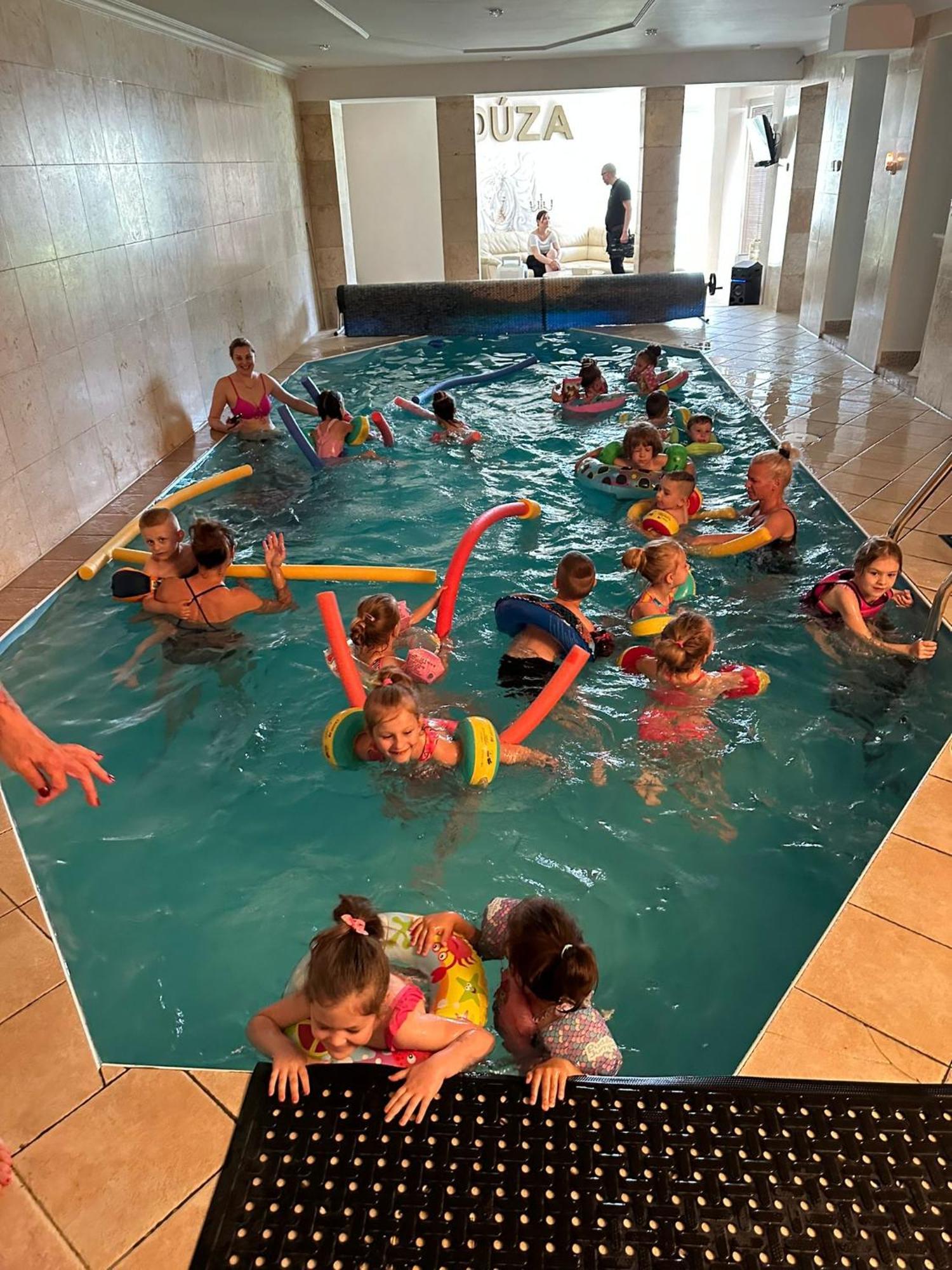 Meduza Wellness Spa S Ubytovanim Hlohovec Luaran gambar