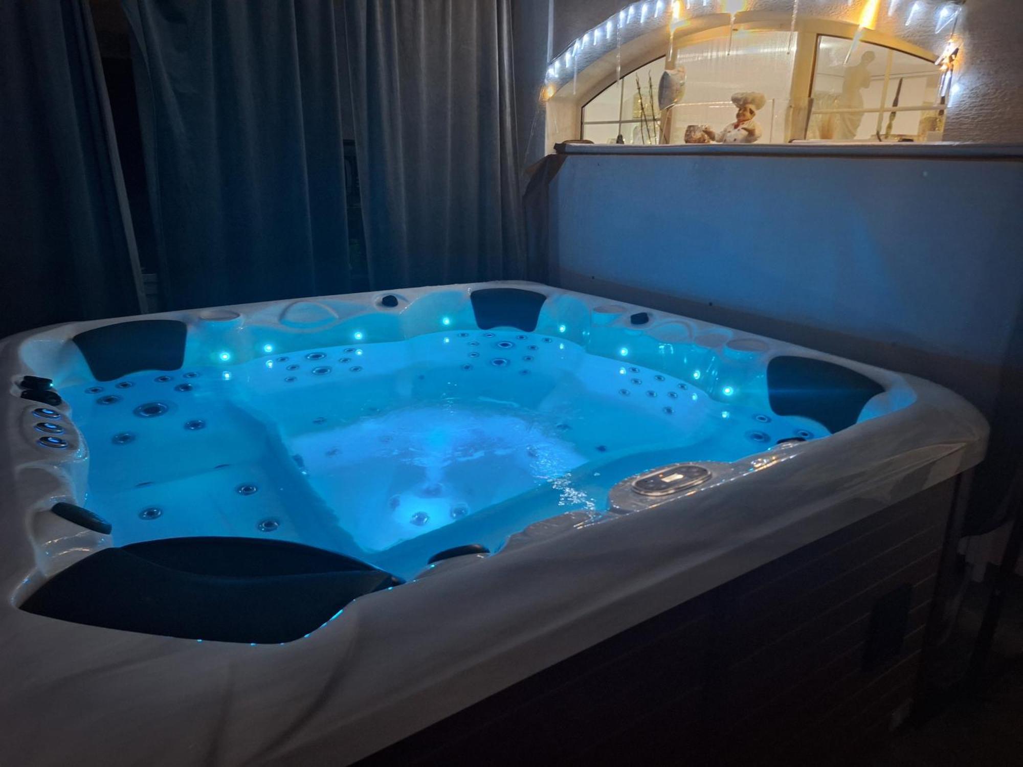 Meduza Wellness Spa S Ubytovanim Hlohovec Luaran gambar