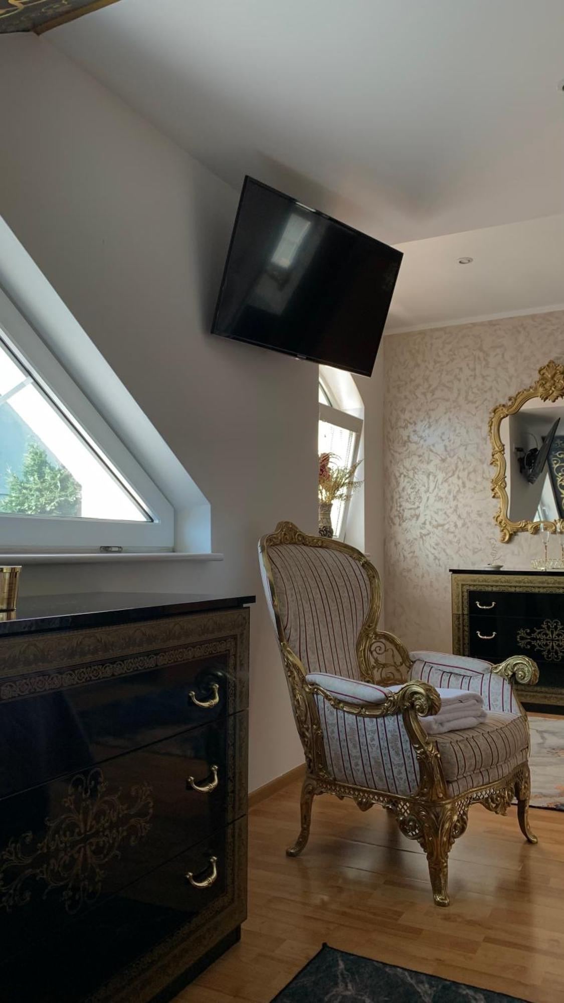 Meduza Wellness Spa S Ubytovanim Hlohovec Luaran gambar