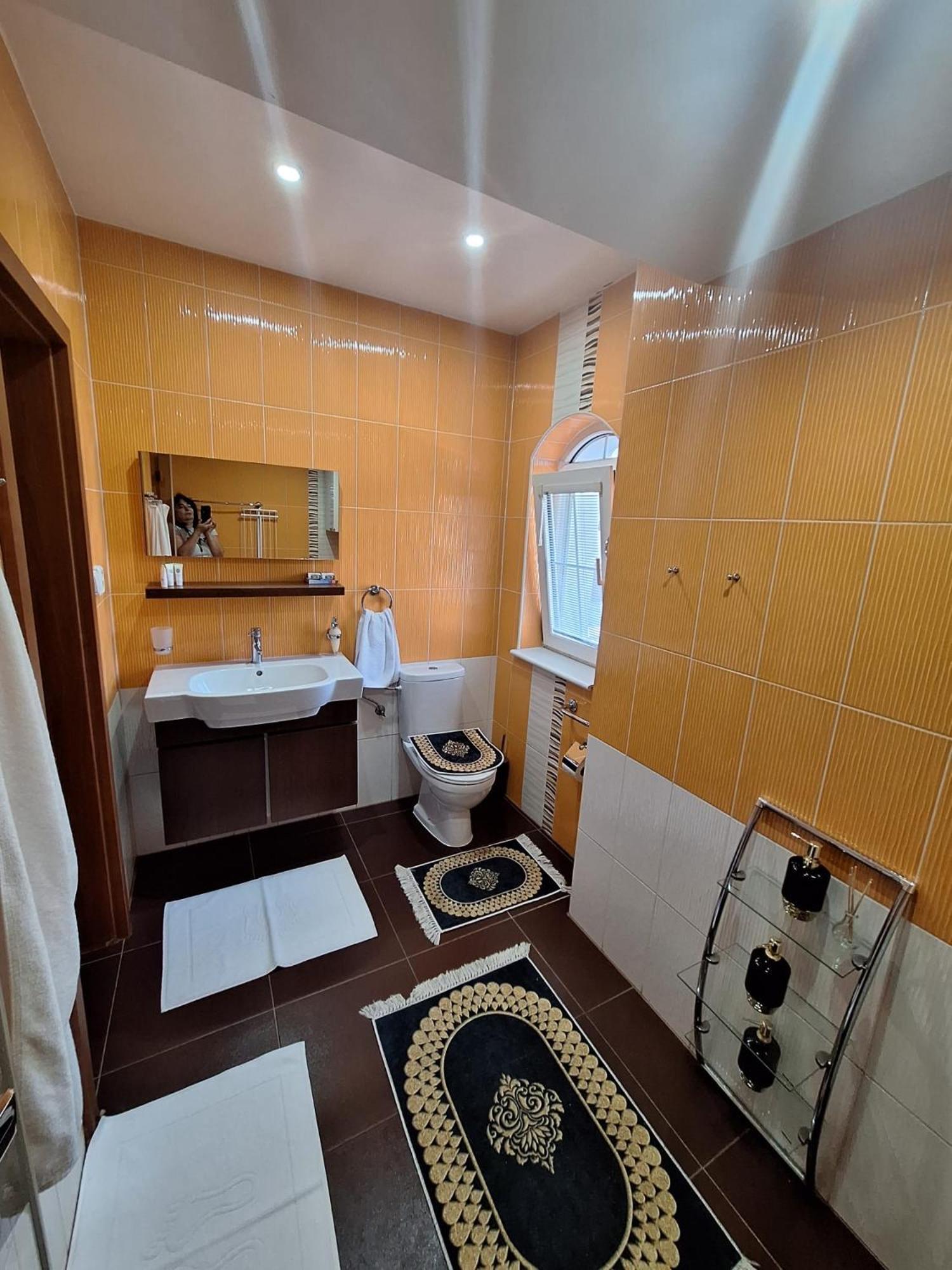 Meduza Wellness Spa S Ubytovanim Hlohovec Luaran gambar